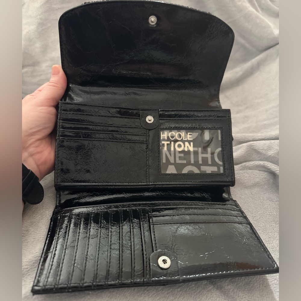 Kenneth Cole Reaction Black Faux Patent Leather Wallet - Picture 2 of 9